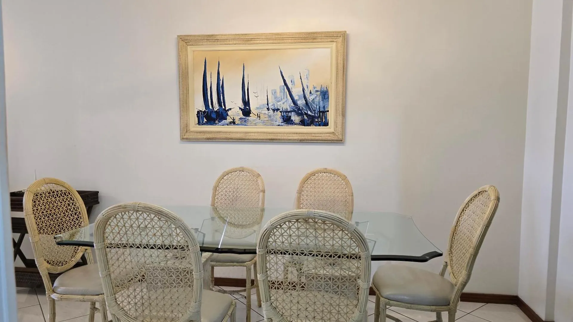 Lindo Apto Itapema Meia Praia Frente ao Mar p/ 6 pessoas, alto padrão, WIFI Brasil
