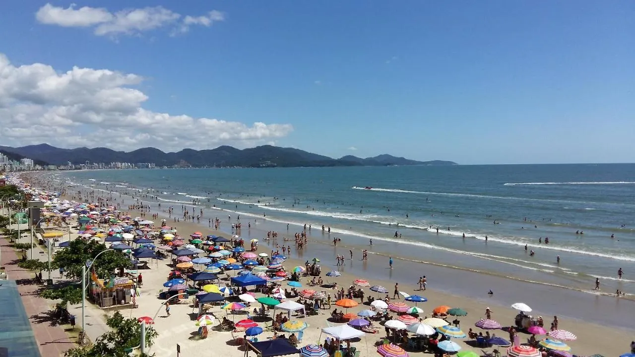 Lindo Apto Itapema Meia Praia Frente ao Mar p/ 6 pessoas, alto padrão, WIFI Brasil